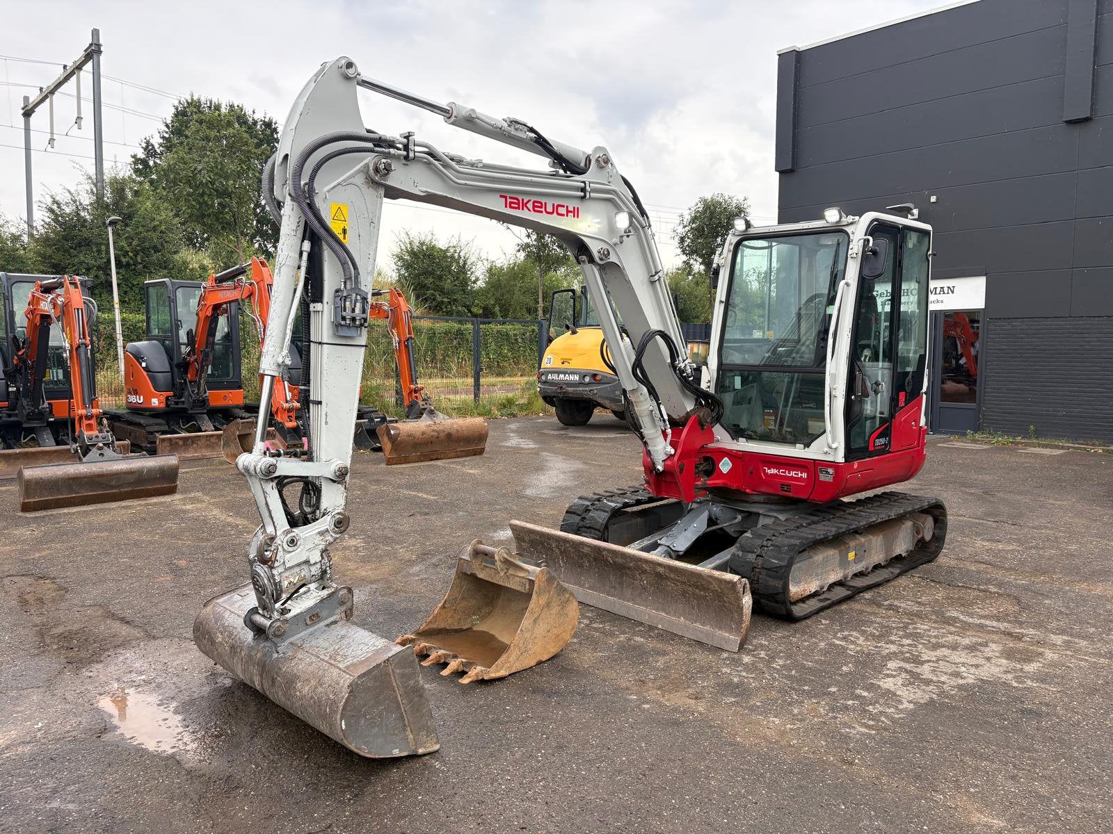 Takeuchi TB250-2 Minigraver TOP MACHINE!!!, Zakelijke goederen, Machines en Bouw | Kranen en Graafmachines, Ophalen, Graafmachine