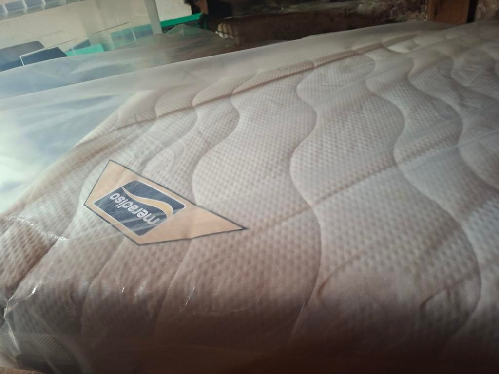3x Matras 90x200 (2x Meradiso H2/H3, 1x onbekend), Ophalen