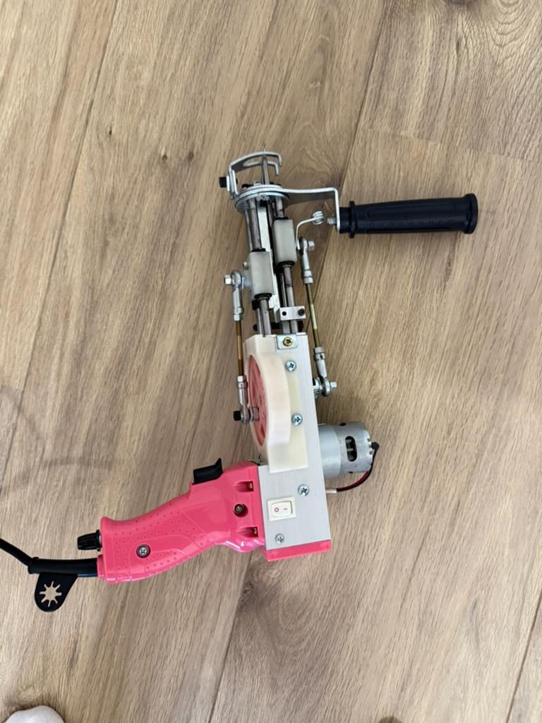 AK Duo 2-in-1 Cut & Loop Pile Tufting Machine, Hobby en Vrije tijd, Ophalen, Garen of Naald(en)