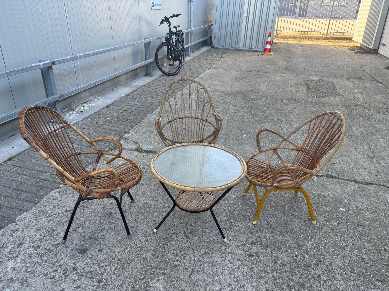 Bamboe rotan stoelen en tafel, Ophalen, Zo goed als nieuw, Stoel, 2 zitplaatsen