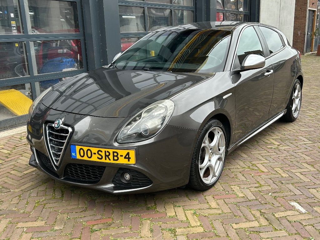Alfa Romeo Giulietta 1.4 Turbo Multi AIR TCT 2011 Grijs, Auto's, Euro 5, Skiluik, 1280 kg, Zwart