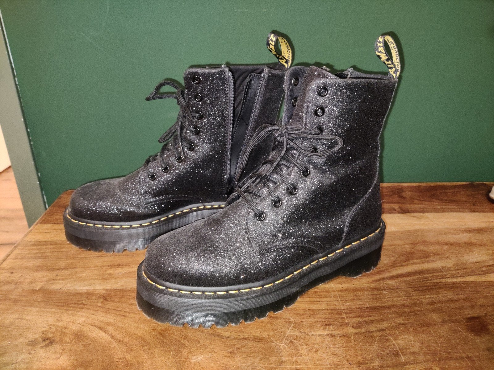 Dr. Martens zwart glitter maat 45, Zwart, Lage of Enkellaarzen, Ophalen of Verzenden, Dr. Martens