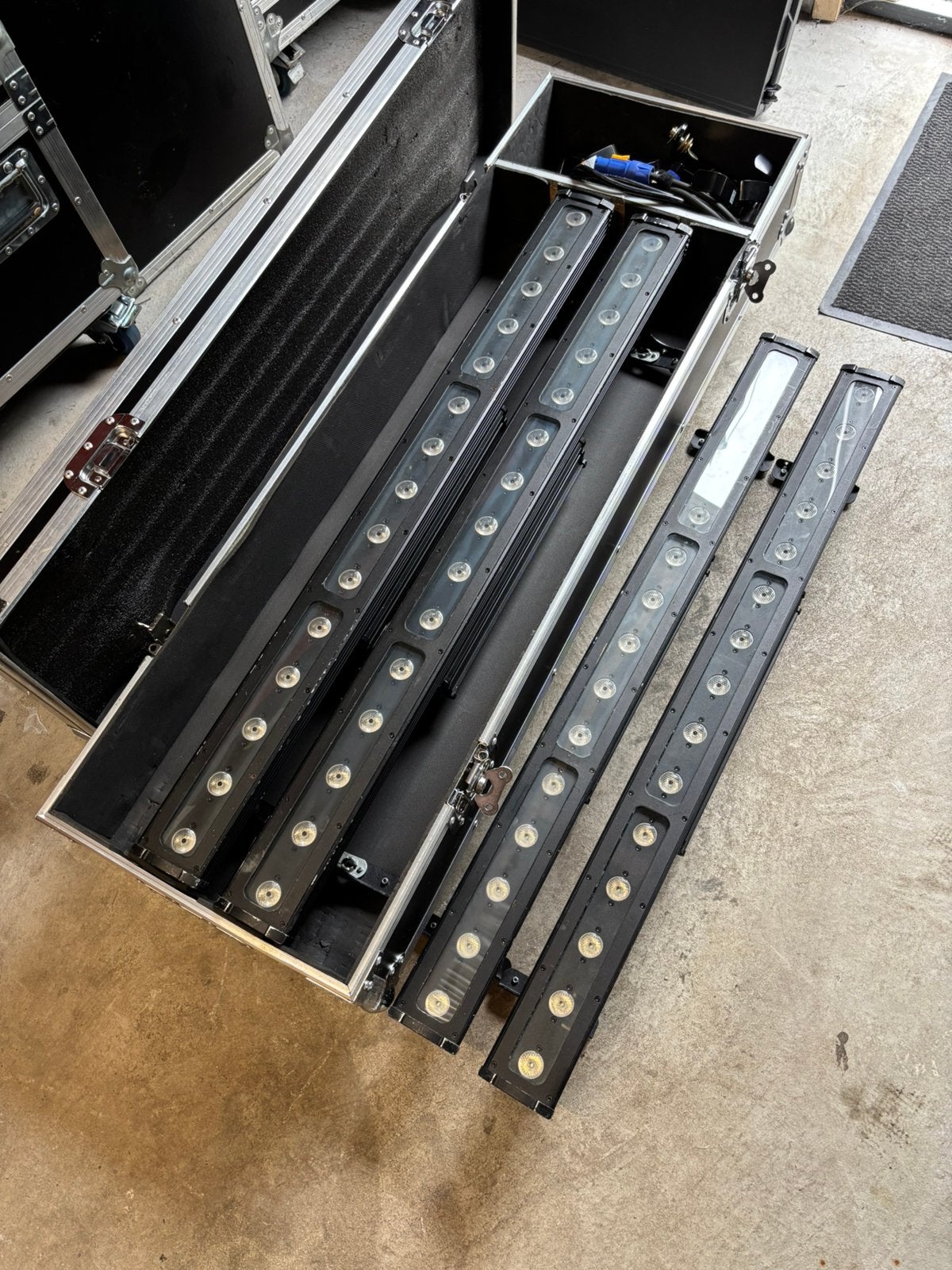 Set 4x CLF Led Bar Inc flightcase, Ophalen, Gebruikt, Licht, Geluidgestuurd