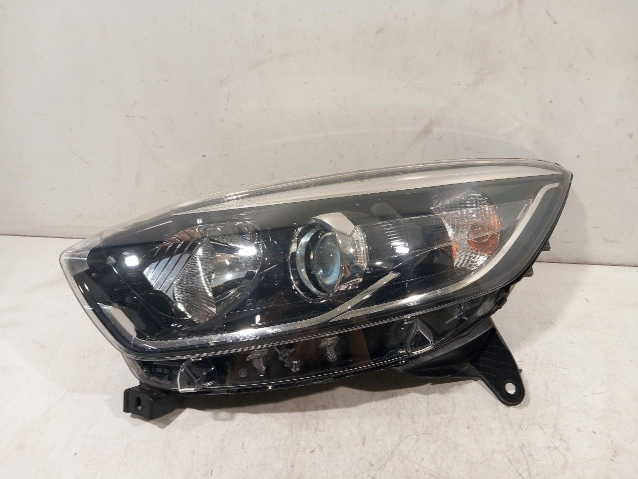 Koplamp links Renault Captur, Onderdelen@venauto.nl, Van der Ven Autorecycling B.V., Gebruikt, Ettenseweg 76, 4706 PB Roosendaal, The Netherlands