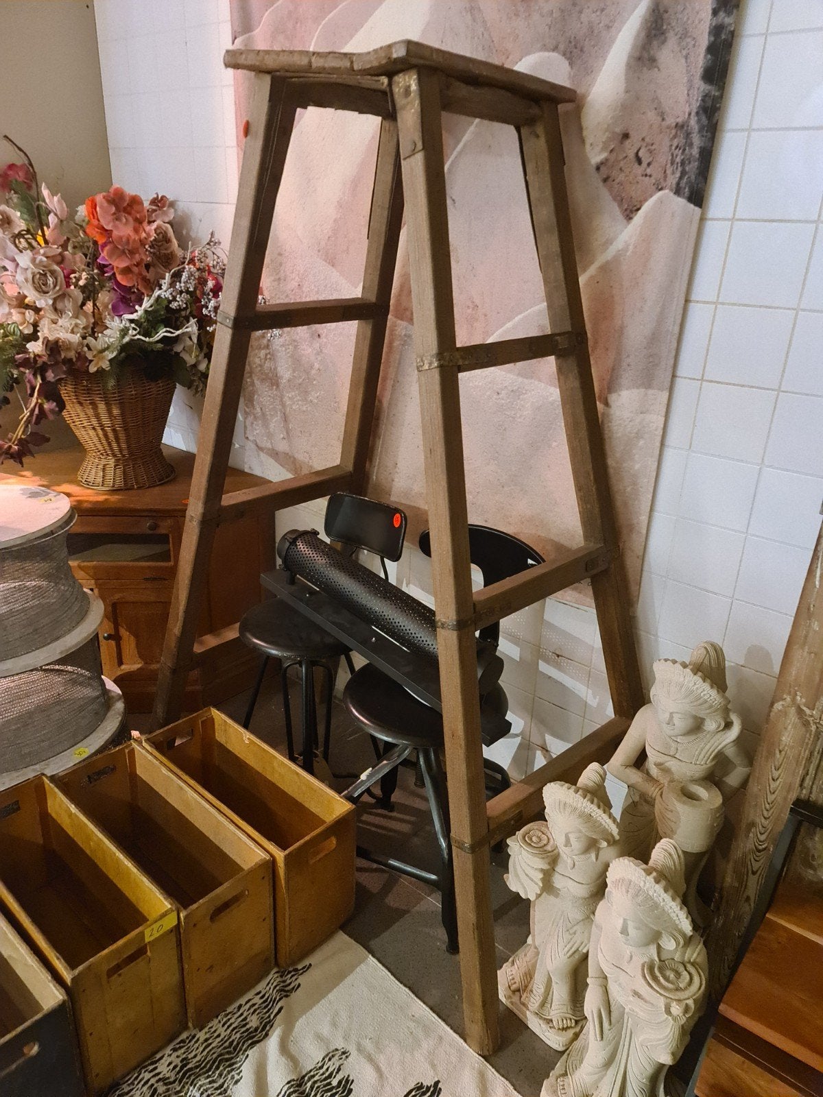 oude antieke trap pilaar plantentafel 185cm eikenhout €165, Ophalen, Gebruikt, ., .