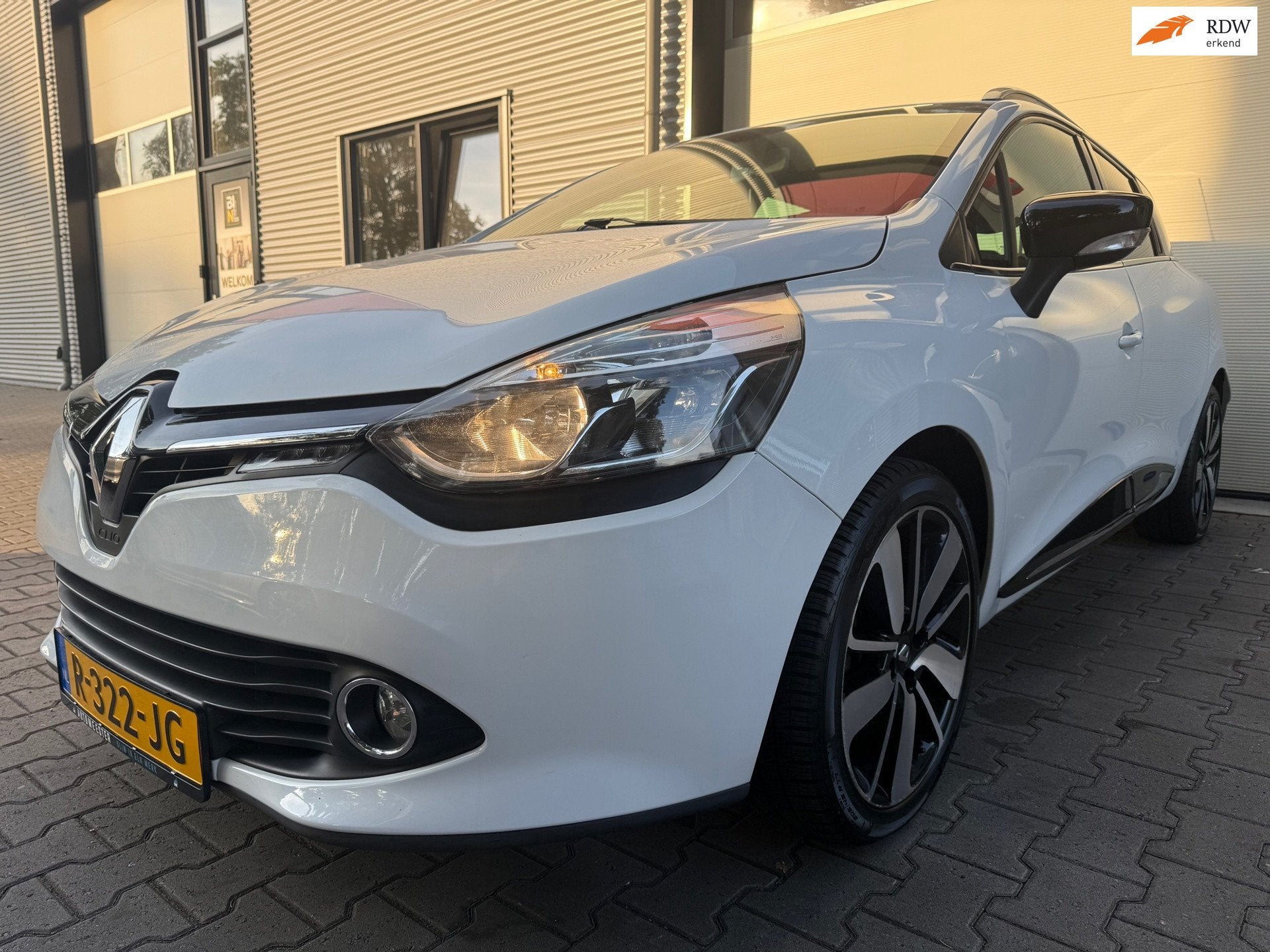 Renault Clio Estate 0.9 TCe Expression, Auto's, Voorwielaandrijving, Wit, Verwarmde buitenspiegels, Handgeschakeld