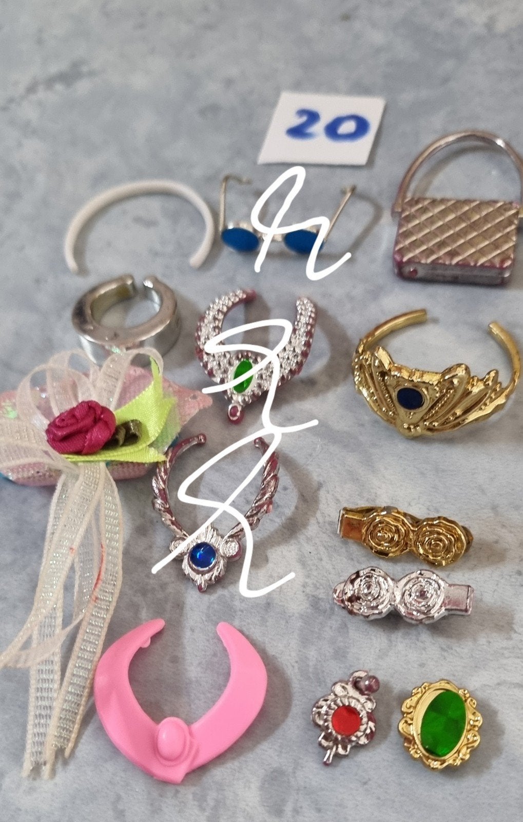 Barbie sieraden. Oude accessoires kettingen tasje kroon.. Z, Ophalen of Verzenden