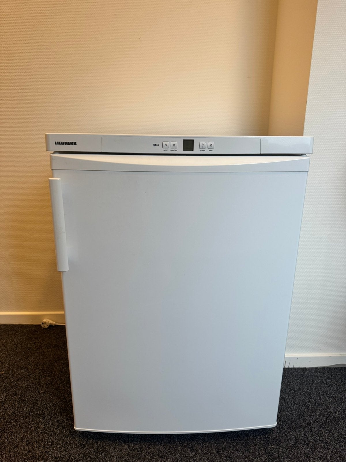 Liebherr NoFrost vriezer. Slechts 2 maanden gebruikt., Zo goed als nieuw, Energieklasse A of zuiniger, Vrijstaand, Ophalen