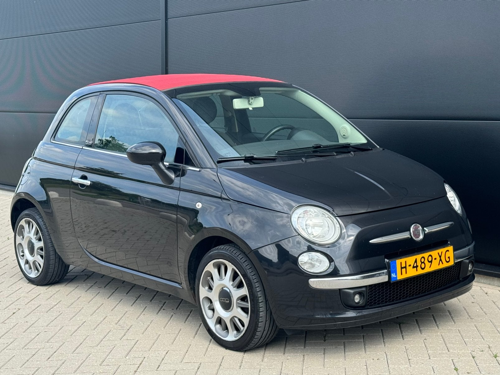 Fiat 500 1.4 16V Cabrio Airco parkeersensor Apk 6-3-2027, Euro 5, 31 €/maand, 4 cilinders, Zwart