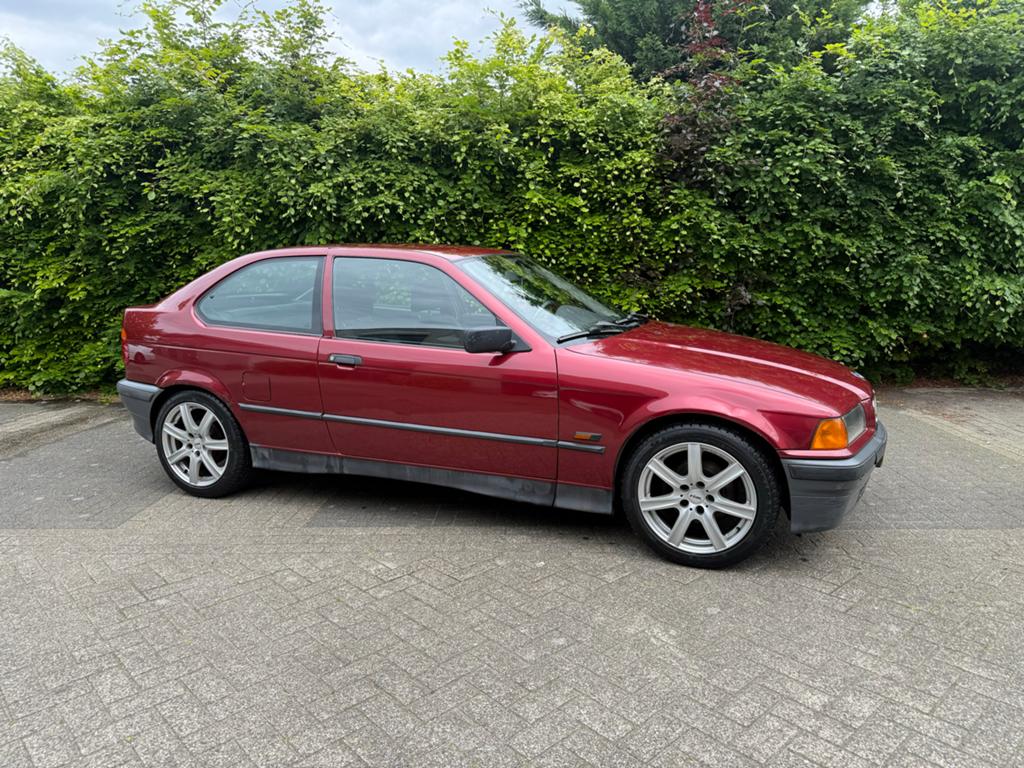 BMW 3-Serie 1.6 I 316 Compact AUT E2 1995 Rood, Auto's, BMW, Automaat, 1596 cc, Achterwielaandrijving, 4 cilinders