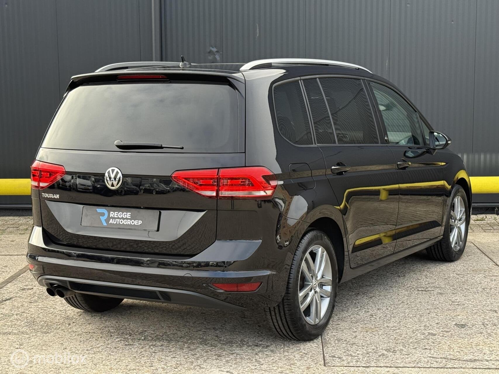 Volkswagen Touran 1.4 TSI Highline PANODAK | ACC | AUTOMAAT, 1378 kg, Gebruikt, 4 cilinders, 150 pk