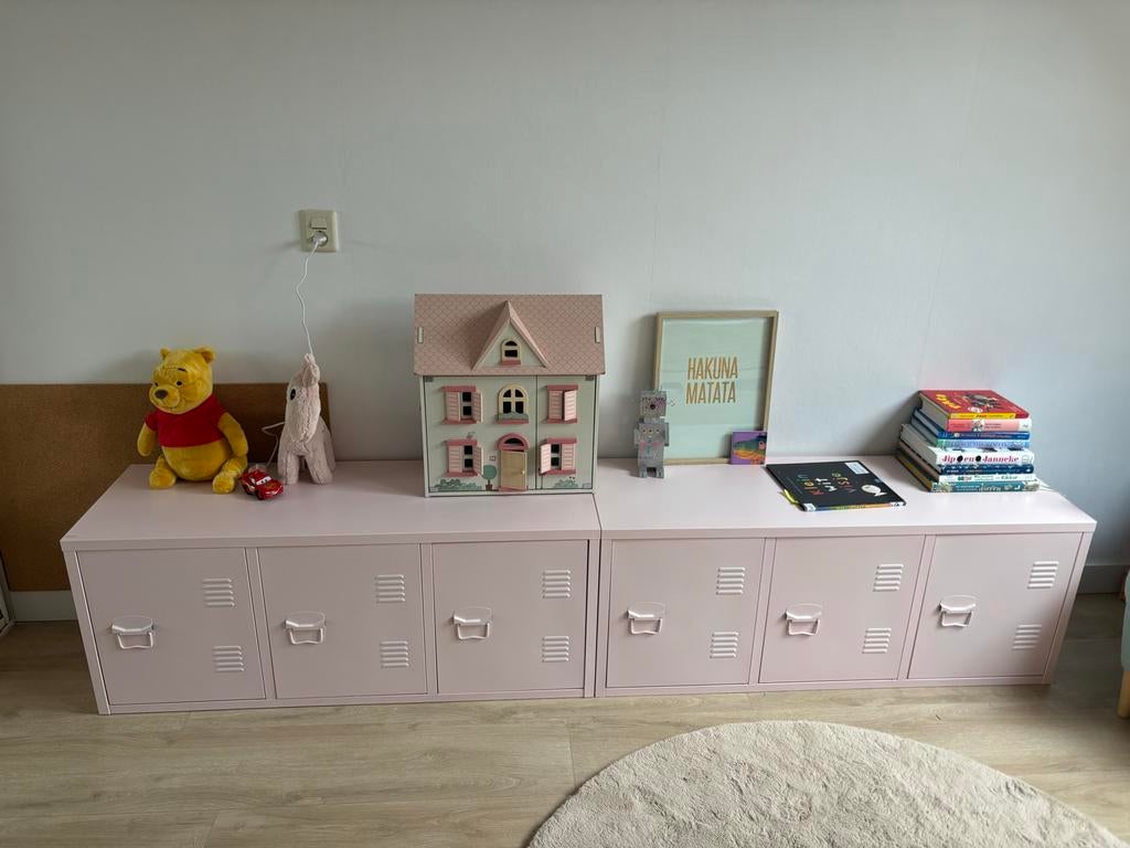 Twee licht roze stalen kasten SKLUM 120x40 cm met pootjes, Ophalen, Gebruikt