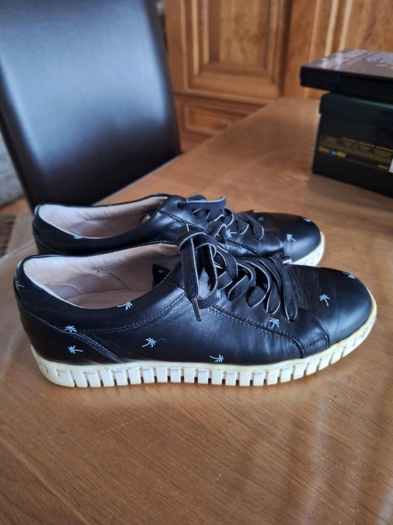 Dames schoen zool lengte 26cm, Ophalen of Verzenden, Zo goed als nieuw, Sneakers of Gympen