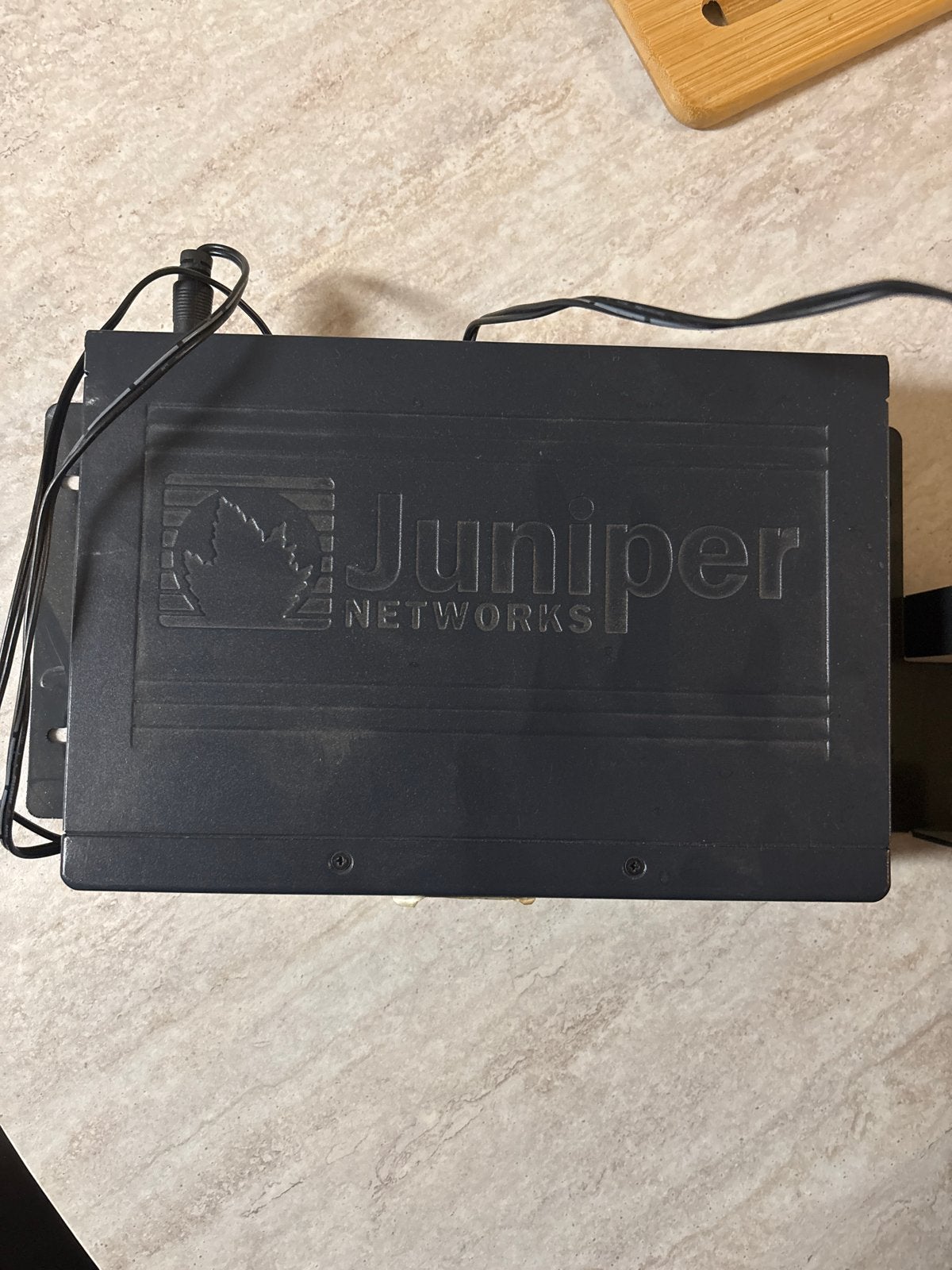 Juniper Networks SRX100B Router, Ophalen of Verzenden, Zo goed als nieuw, Router