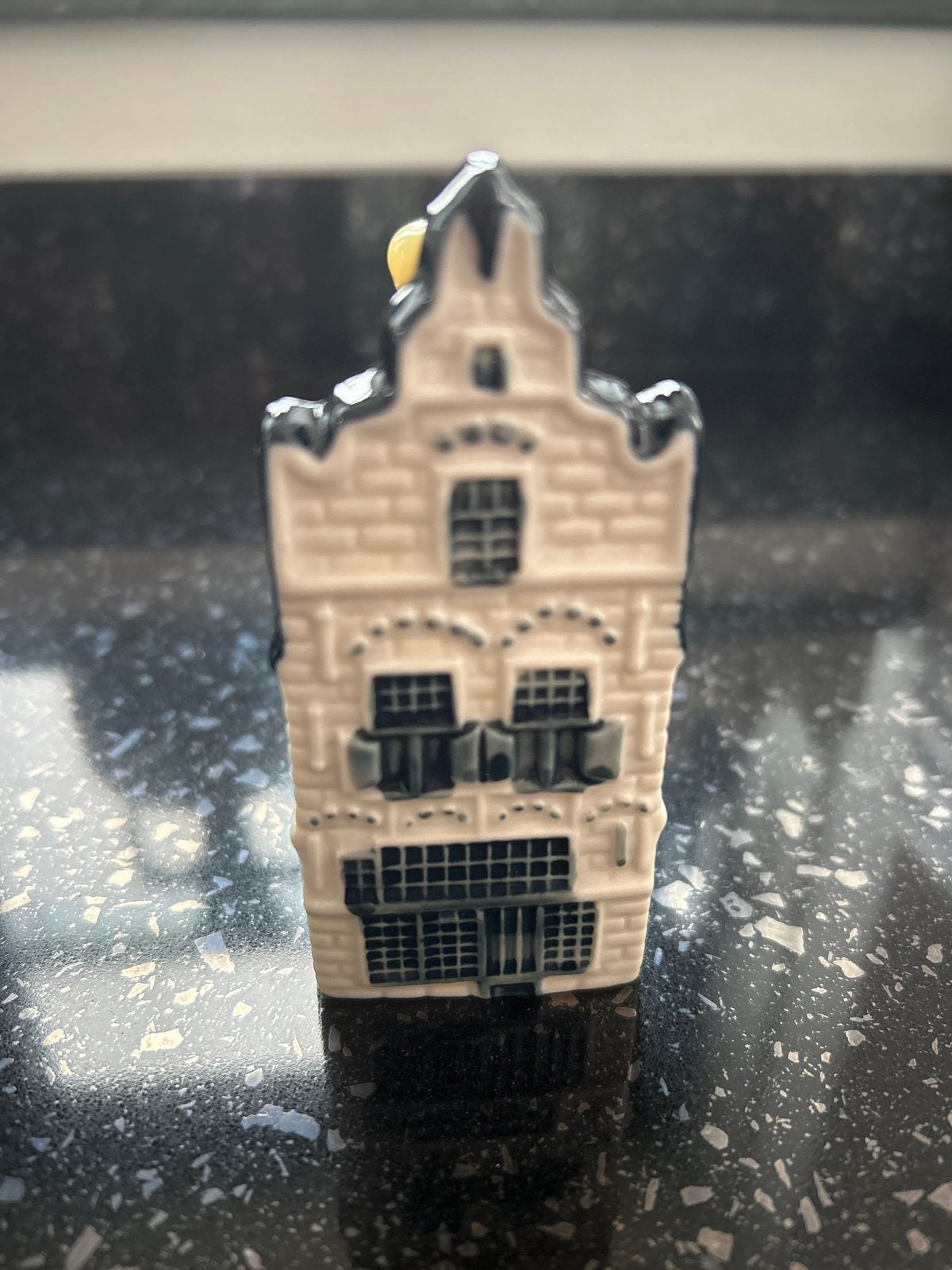 KLM Bols Delfts Blauw huisje nr. 20 - Gevuld, Ophalen of Verzenden, Zo goed als nieuw