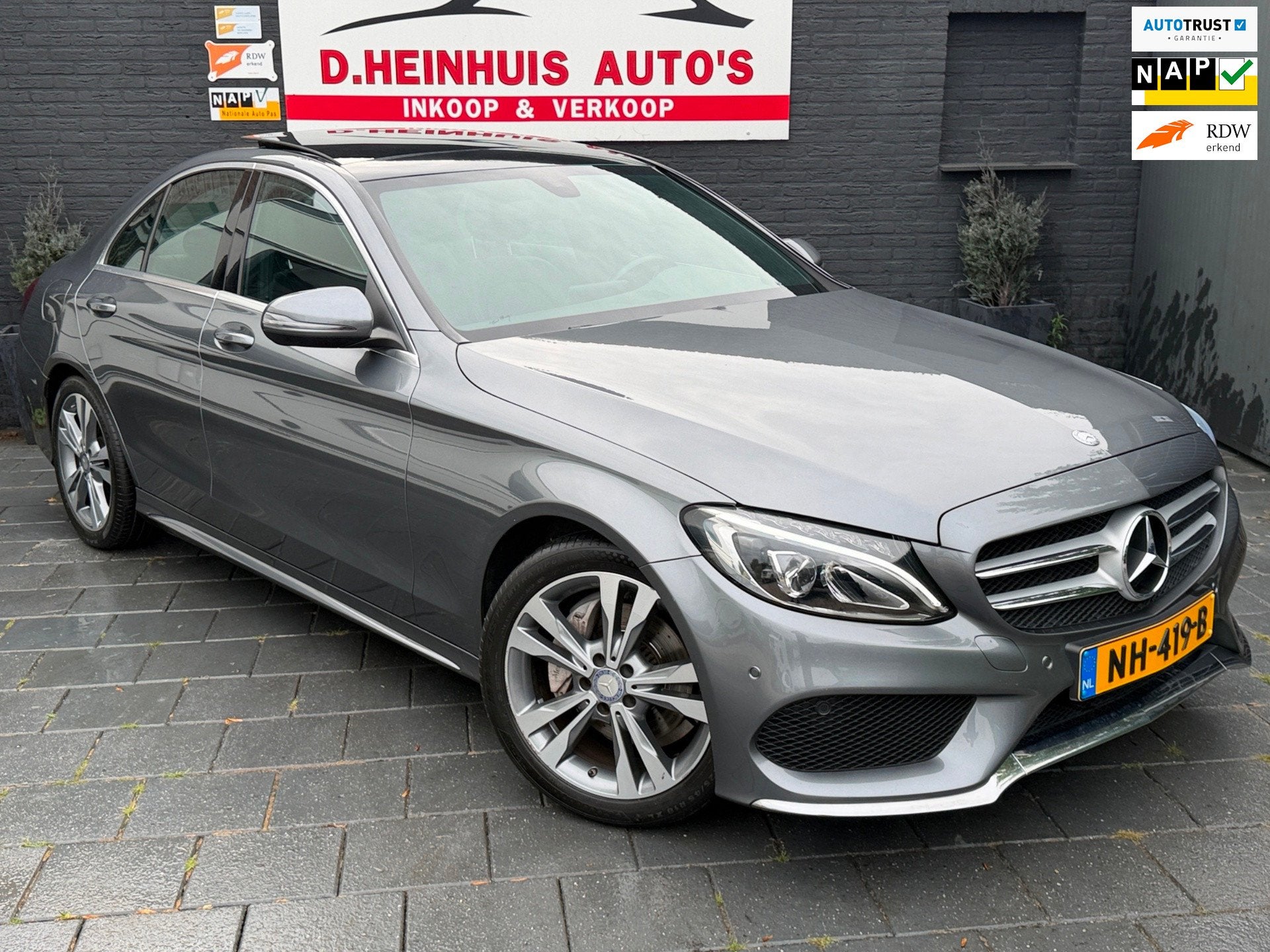 Mercedes-Benz C-klasse 180 AMG Sport Edition PANODAK|LEDER|O, Auto's, Dealer onderhouden, Achterwielaandrijving, Gebruikt, Met garantie (alle)