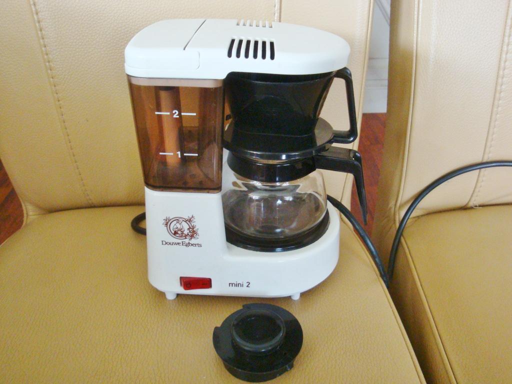 Douwe Egberts Mini 2 koffiezetapparaat 2 kopjes wit, Gebruikt, Koffiemachine, Gemalen koffie, Ophalen of Verzenden