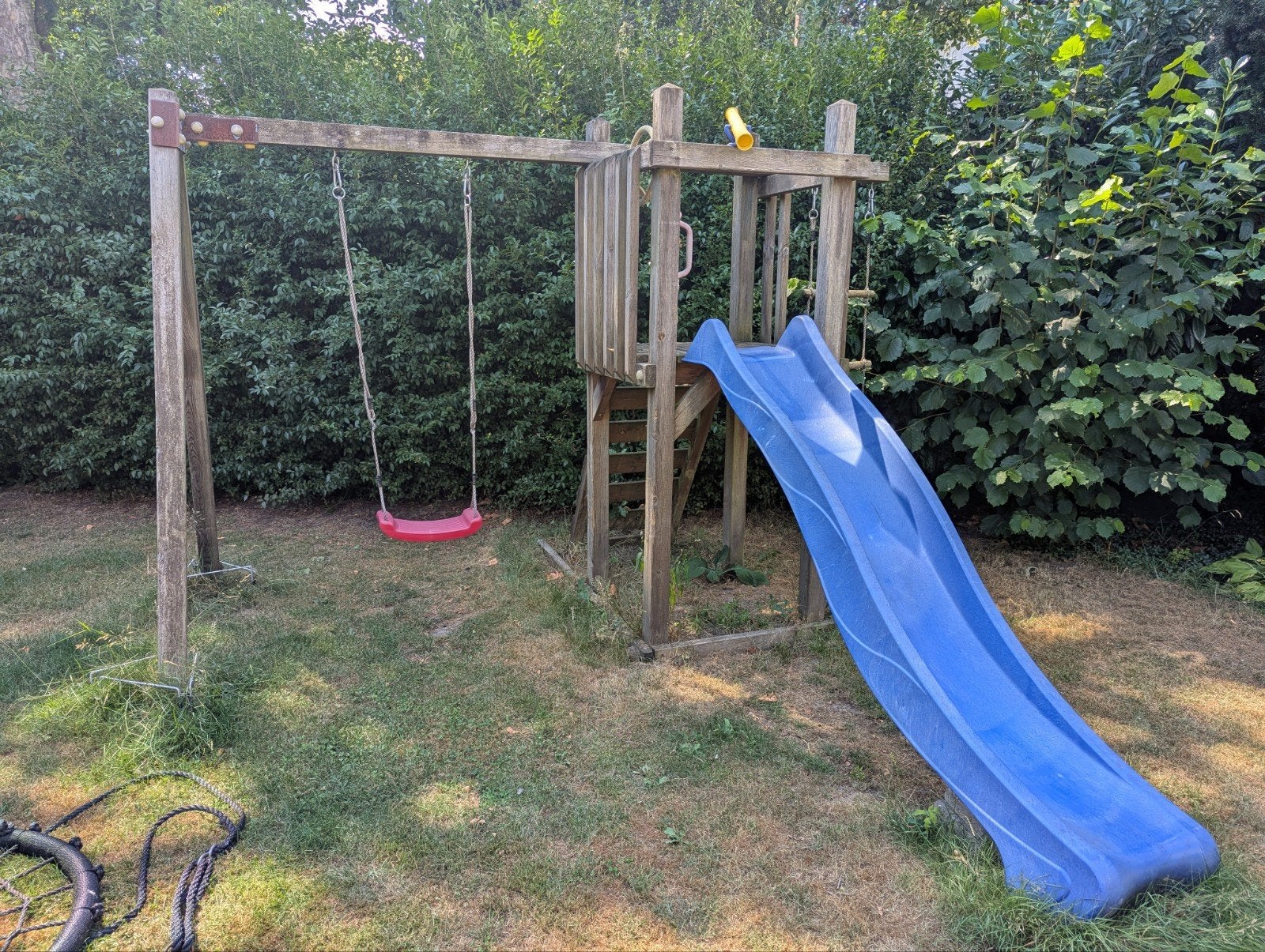 Houten speeltoestel met glijbaan, schommel en klimtouw, Kinderen en Baby's, Speelgoed | Buiten | Speeltoestellen, Ophalen, Gebruikt