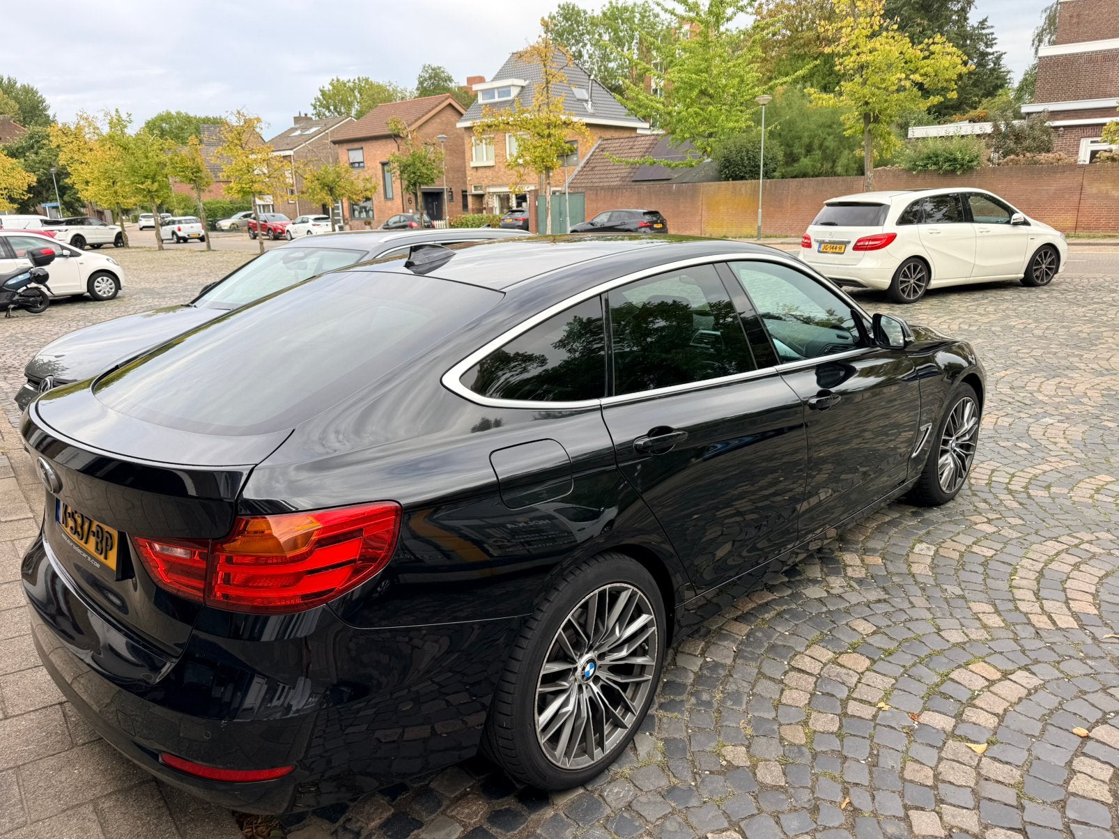 BMW 3-Serie GT 318D 100KW 136PK 2016 Zwart, Auto's, 745 kg, 1995 cc, 4 cilinders, Zwart
