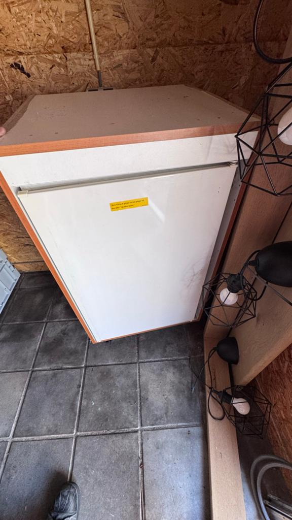 Inbouwkoelkast met ombouw - Ideaal voor garage/schuur, Witgoed en Apparatuur, 100 tot 150 liter, 45 tot 60 cm, Ophalen, 85 tot 120 cm