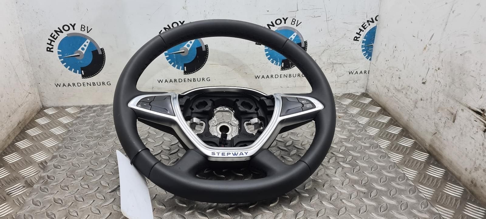 DACIA SANDERO STEPWAY STUURWIEL 2019, Ophalen of Verzenden, Gebruikt, Stiba lid