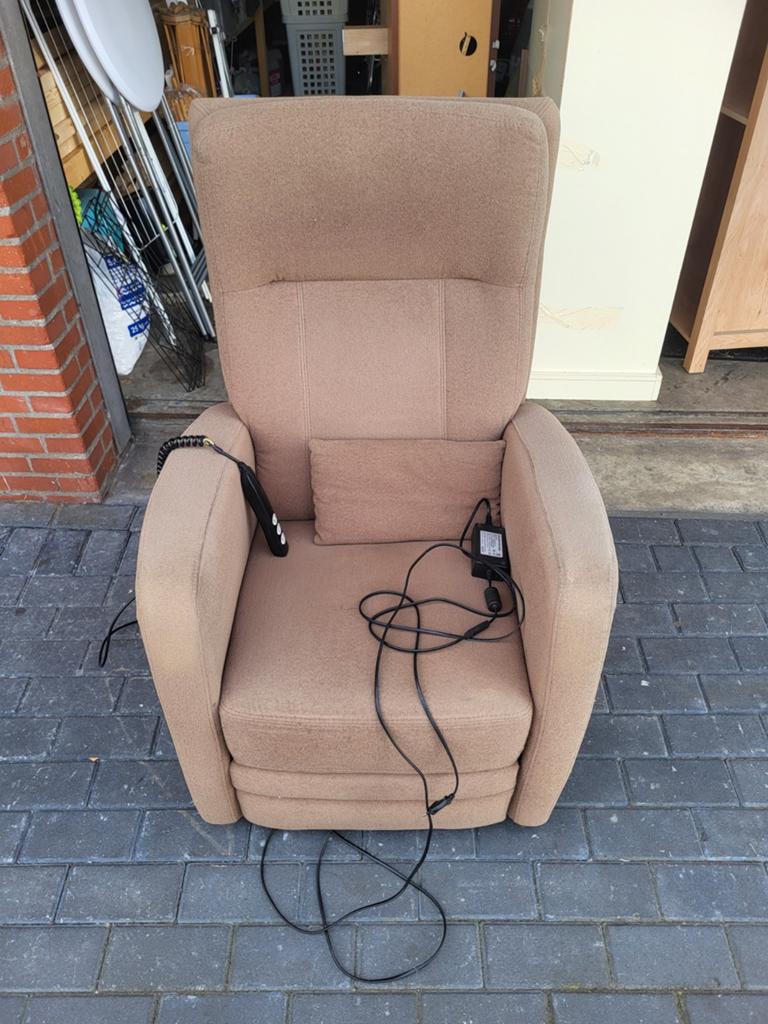Elektrische stoel, Kringloop Laares, 75 tot 100 cm, Ophalen of Verzenden, Minkmaatstraat 126