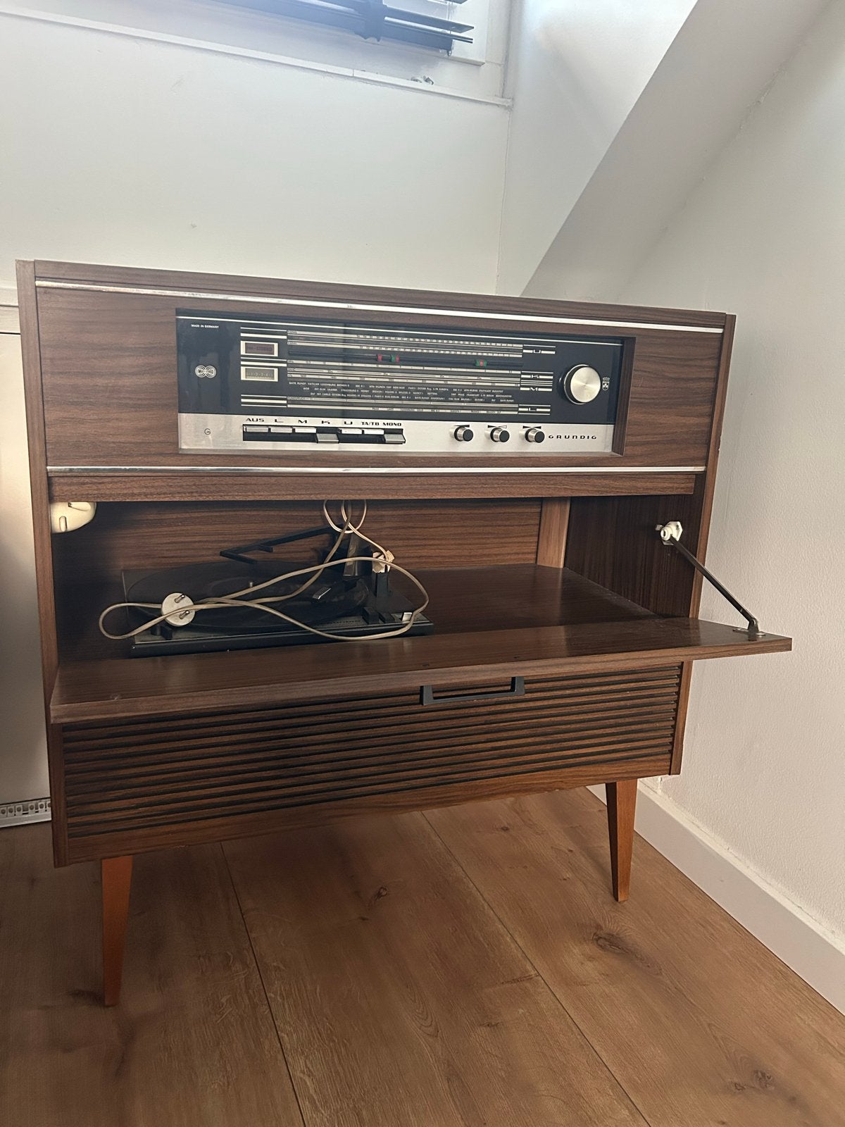 Vintage Grundig Radio Meubel met Platenspeler, Ophalen, Gebruikt, Minder dan 40 cm, Grundig