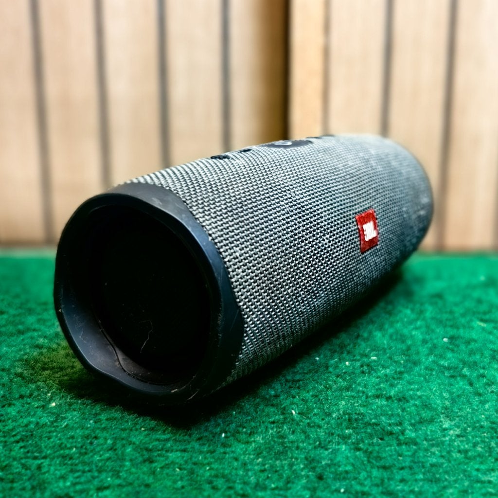 JBL Charge Essential 2 Bluetooth Speaker - In Nette St, JBL, Gebruikt, Support@jbl.com, 400 Atlantic Street
Stamford, CT 06901
USA