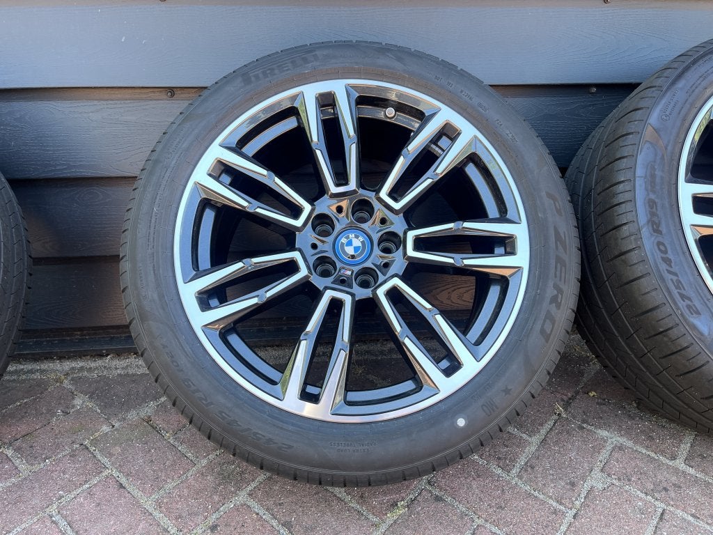 Nieuwe BMW 5 serie i5 / G60 G61 Styling 935 M 19 inch / 935M, Auto-onderdelen, Banden en Velgen, 245 mm, BMW Germany, Banden en Velgen