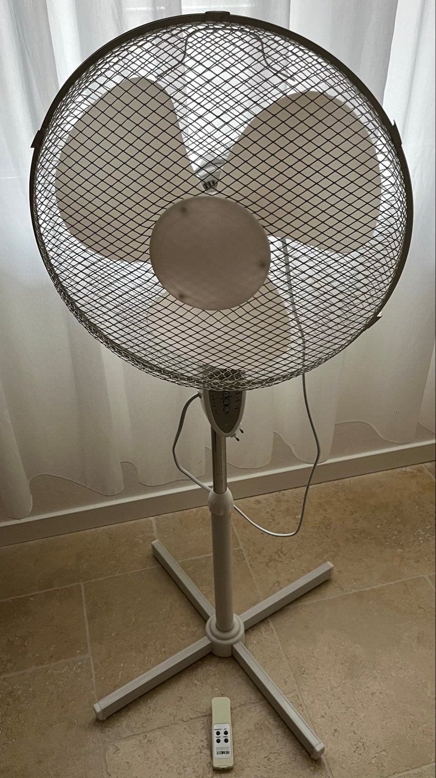Statiefventilator met afstandsbediening, Witgoed en Apparatuur, Ventilatoren, Gebruikt, Statiefventilator, Ventilator met afstandsbediening