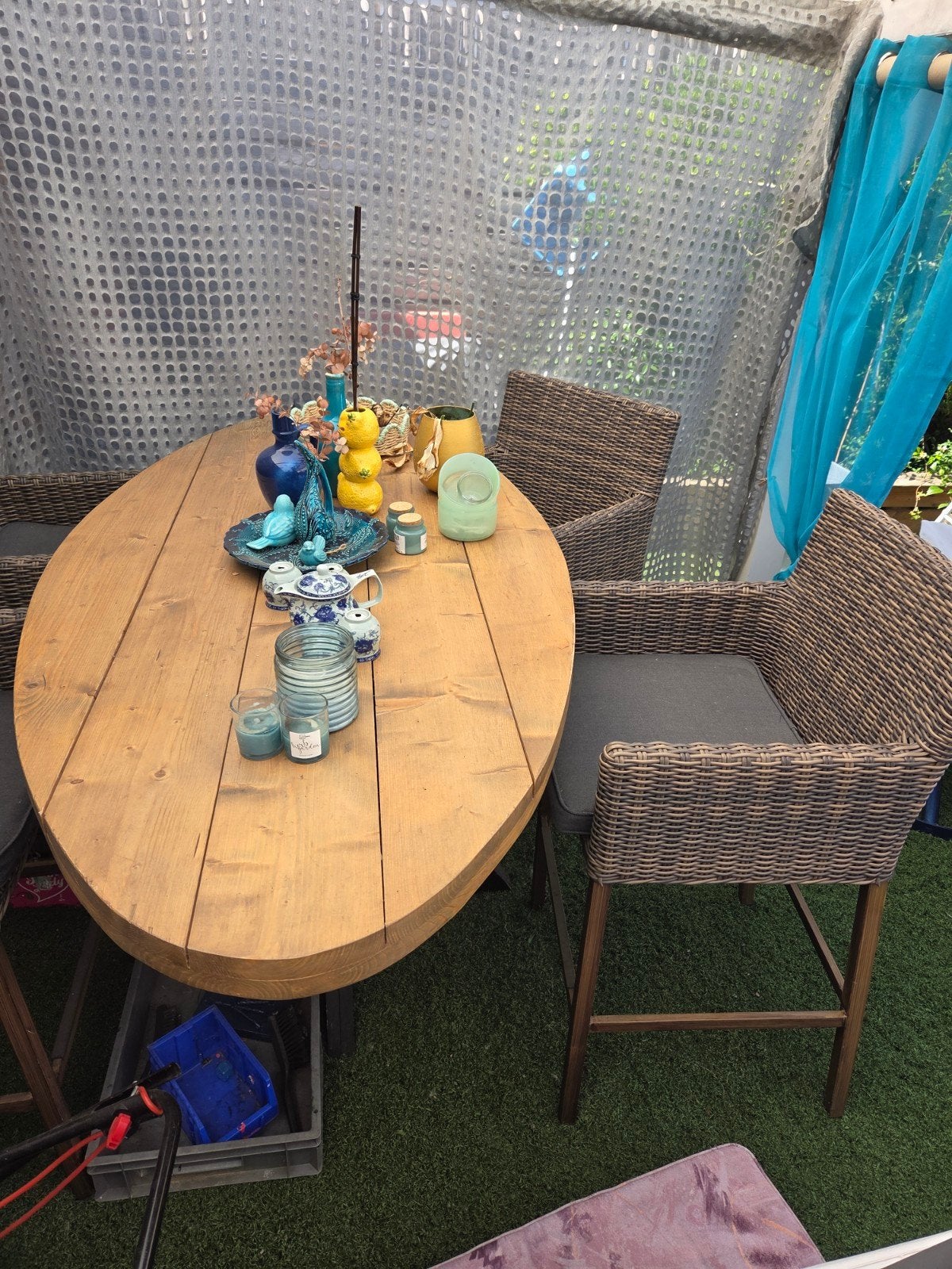 Bartafel met (superlichtte) 4 barstoelen plus kussens, Huis en Inrichting, Tafels | Eettafels, Gebruikt, 100 tot 150 cm, Modern, robuust