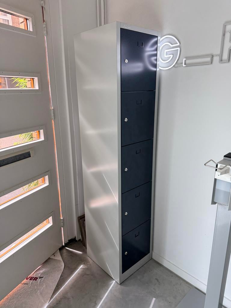 Lockers, Ophalen of Verzenden, Zo goed als nieuw