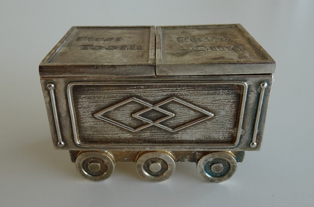 Vintage Treinwagon als Tandendoosje, Verzilverd, Antiek en Kunst, Ophalen