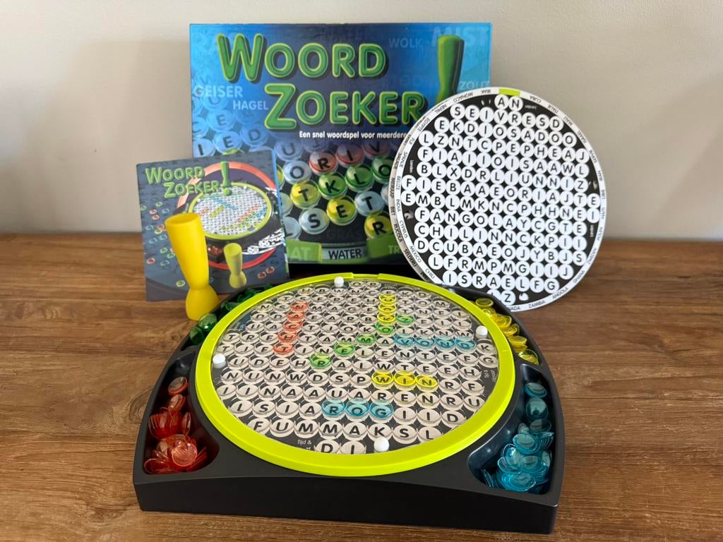 Woordzoeker bordspel, Drie of vier spelers, Ophalen of Verzenden, Zo goed als nieuw