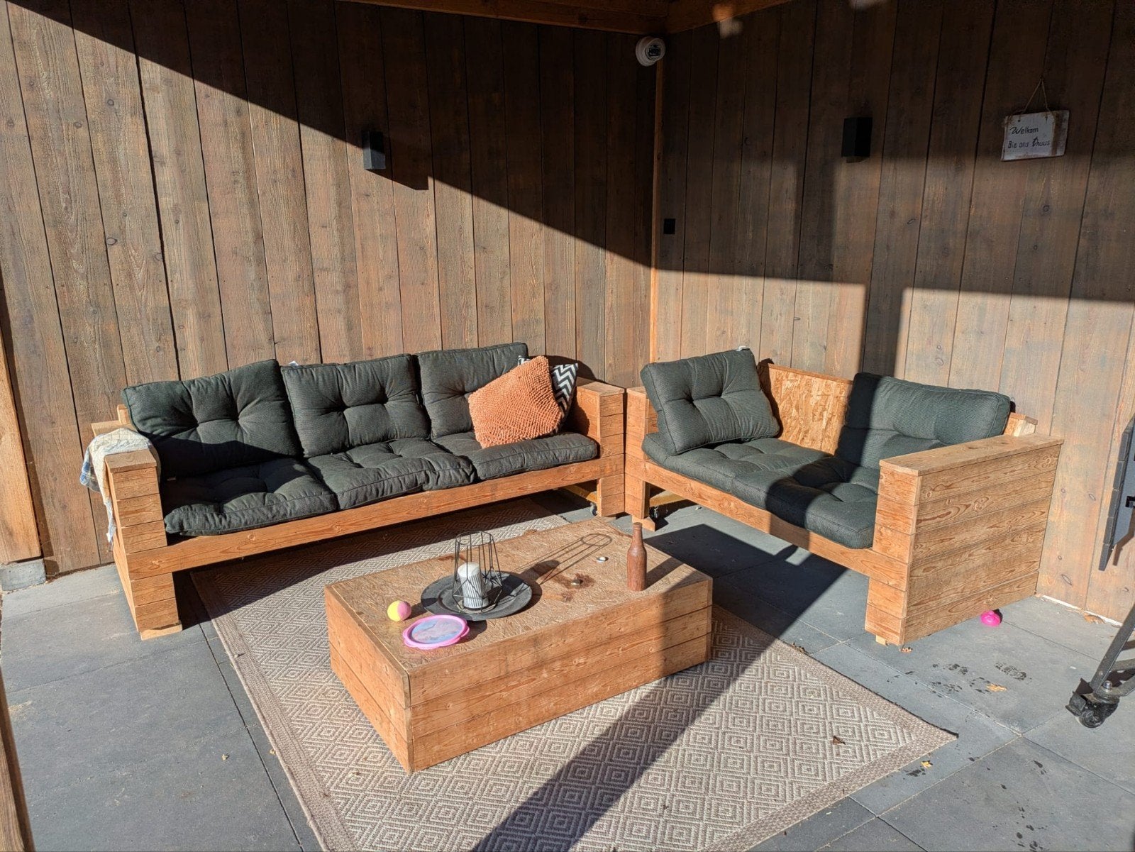 Uniek, handgemaakte loungeset van Fins vuren hout, Ophalen, Gebruikt, Bank, Loungeset