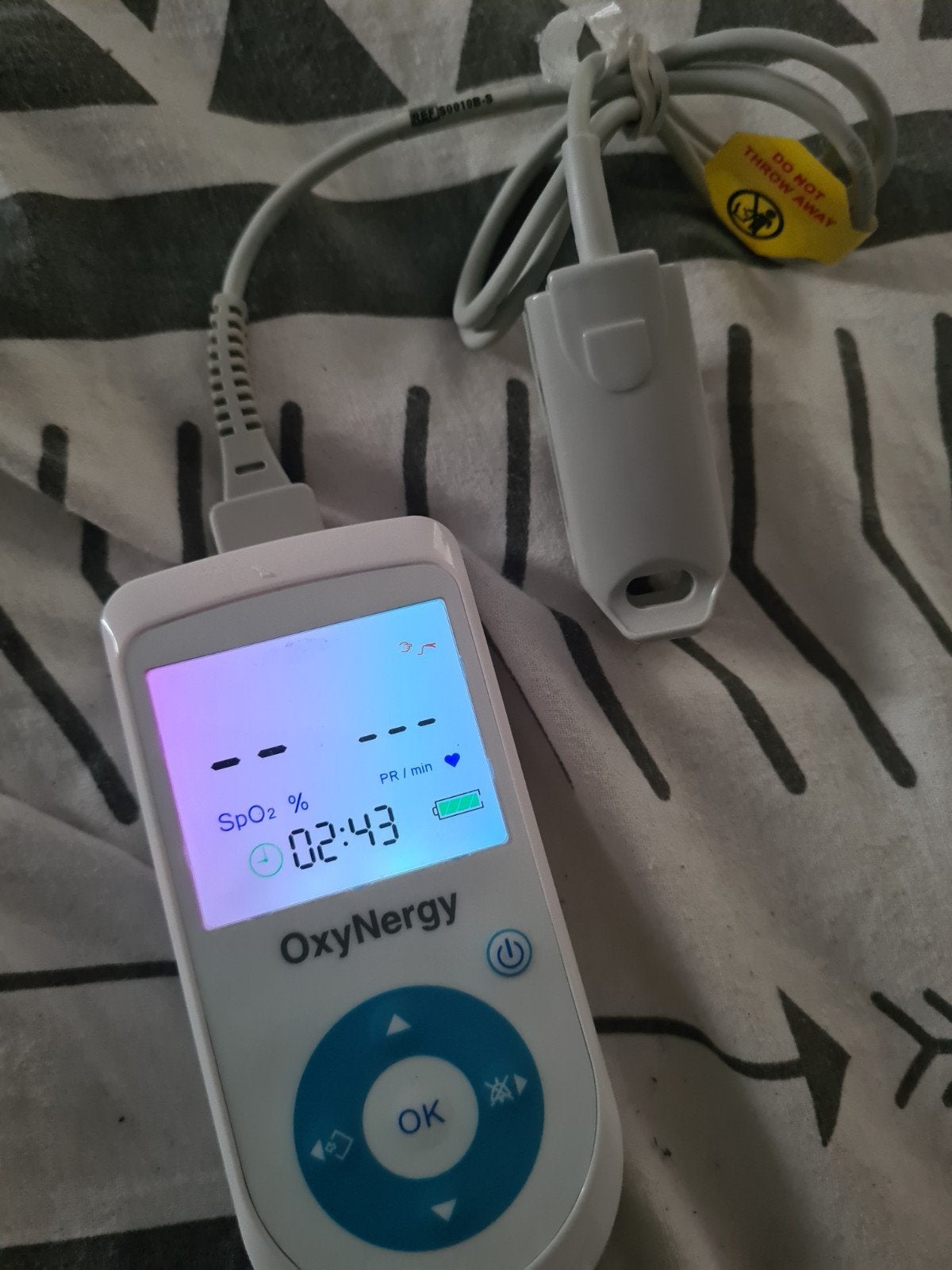 OxyNergey Saturatiemeter - Nauwkeurige SpO2 en PR/min meting, Ophalen of Verzenden, Gebruikt, Overige typen
