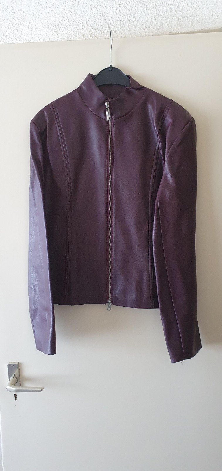 Ladies Choice Bordeaux Rood Immitatie Leren Jasje Maat L, Kleding | Dames, Maat 42/44 (L), Nieuw, Ophalen of Verzenden, Jasje