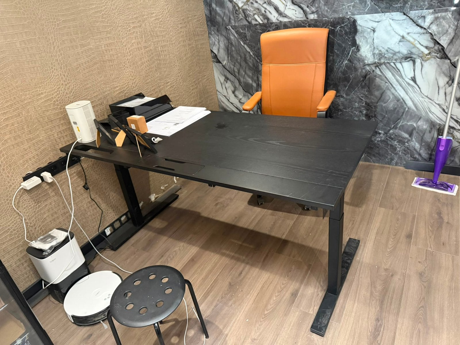 Bureau, Ophalen, Zo goed als nieuw