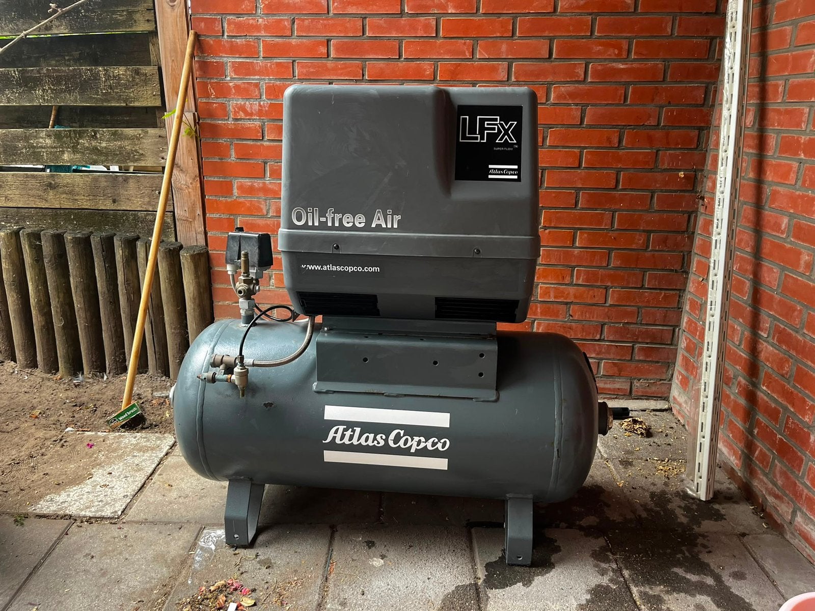 Olievrije Compressor Atlas Copco, Doe-het-zelf en Verbouw, Compressors, 100 liter of meer, Ophalen, Zo goed als nieuw, Olievrij