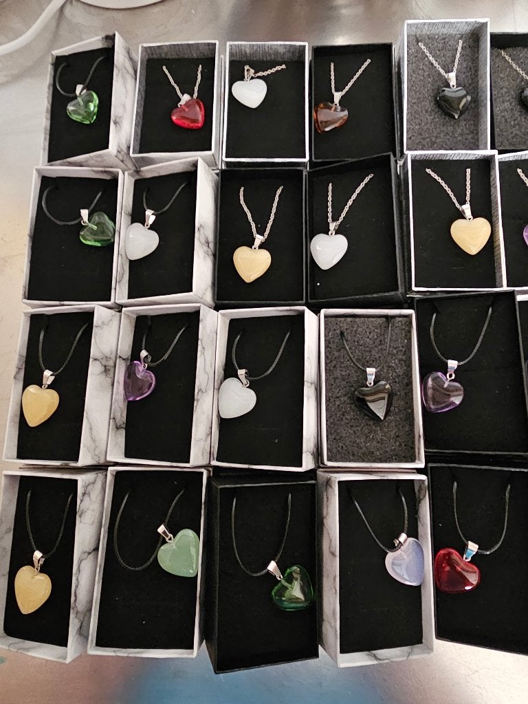 Halskettingen partij (32), Sieraden, Tassen en Uiterlijk, Kettingen, Met edelsteen, Overige kleuren, Verzenden, Nieuw