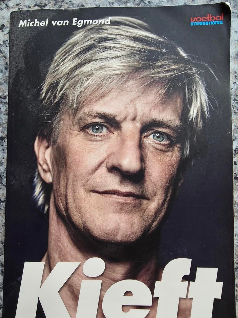 Kieft - Michel van Egmond (Voetbal International), Ophalen of Verzenden, Gelezen, Michel van Egmond, Balsport