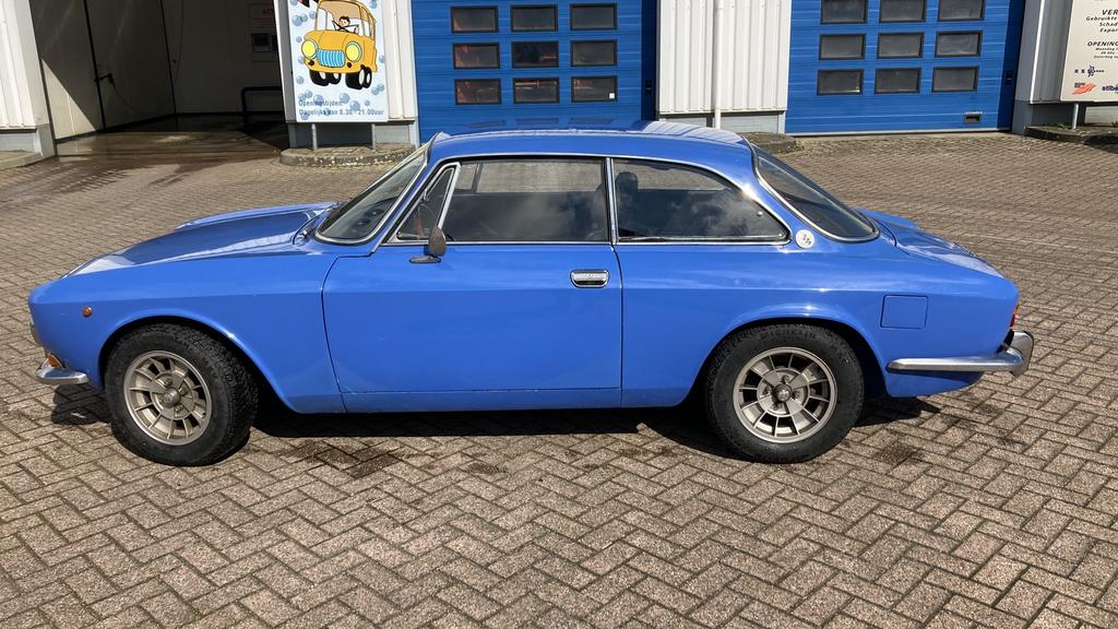 CASCO body chassis  carrosserie Alfa BERTONE 2000 GTV, Auto-onderdelen, Carrosserie en Plaatwerk, Ophalen, Alfa Romeo, Bumper