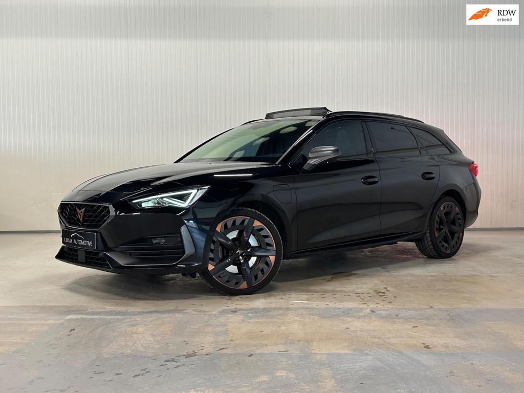 Cupra Leon Sportstourer 1.4 e-Hybrid 245 VZ | PANO | KAMELEO, Auto's, Cupra, Gebruikt, Euro 6, 4 cilinders, 150 pk