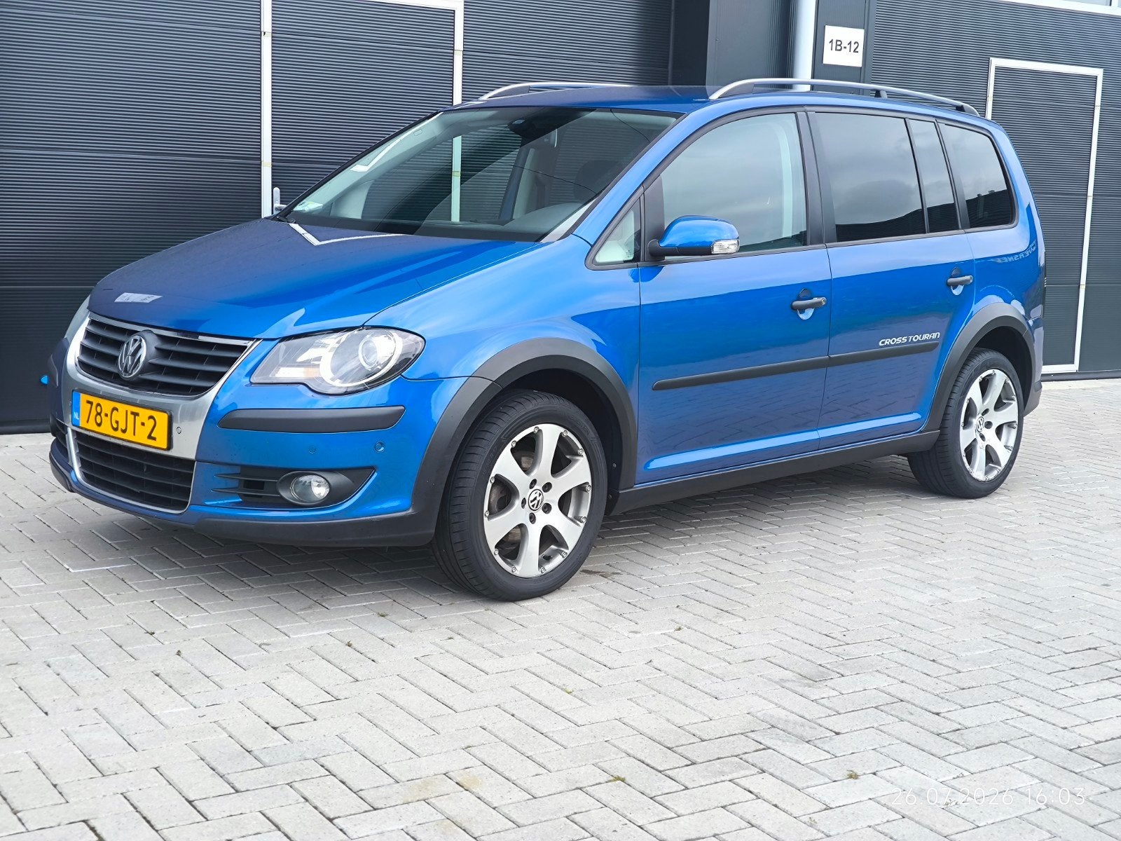 Volkswagen Touran 1.6 75KW Cross 2008 Blauw, Voorwielaandrijving, Stof, Beige, 4 cilinders