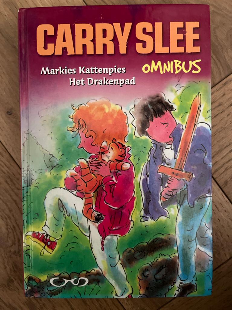 Carry Slee Omnibus: Markies Kattenpies & Het Drakenpad, Ophalen of Verzenden, Zo goed als nieuw, Fictie algemeen