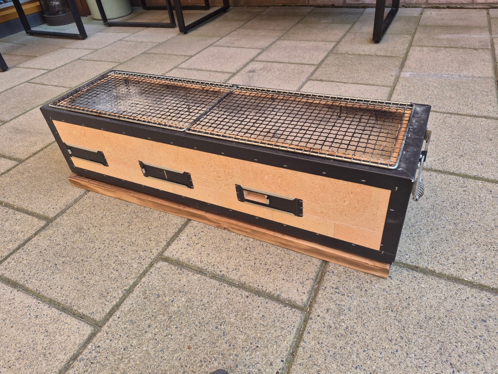Japanse BBQ konro grill. Met houten onderstel, Ophalen, Zo goed als nieuw
