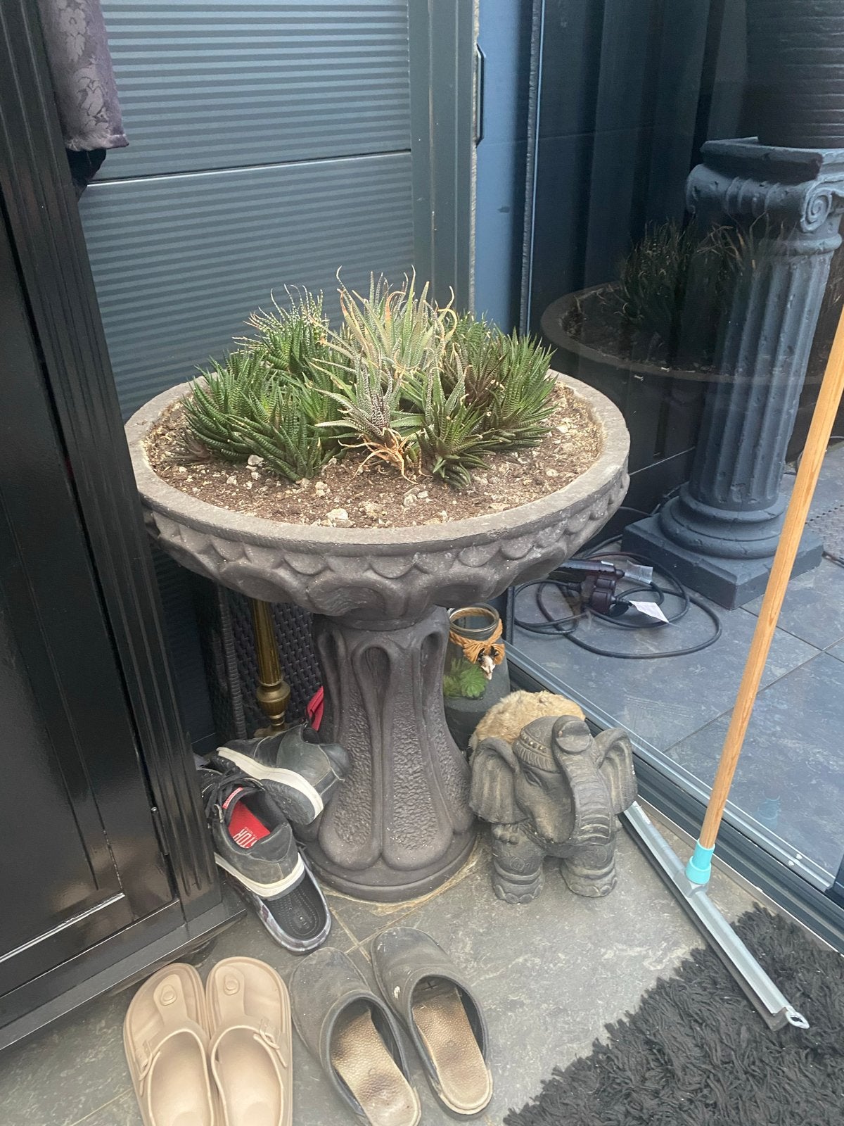 Betonnen bloempot met losse schaal, Tuin en Terras, Bloembakken en Plantenbakken, Ophalen, Gebruikt, Minder dan 60 cm, Rond