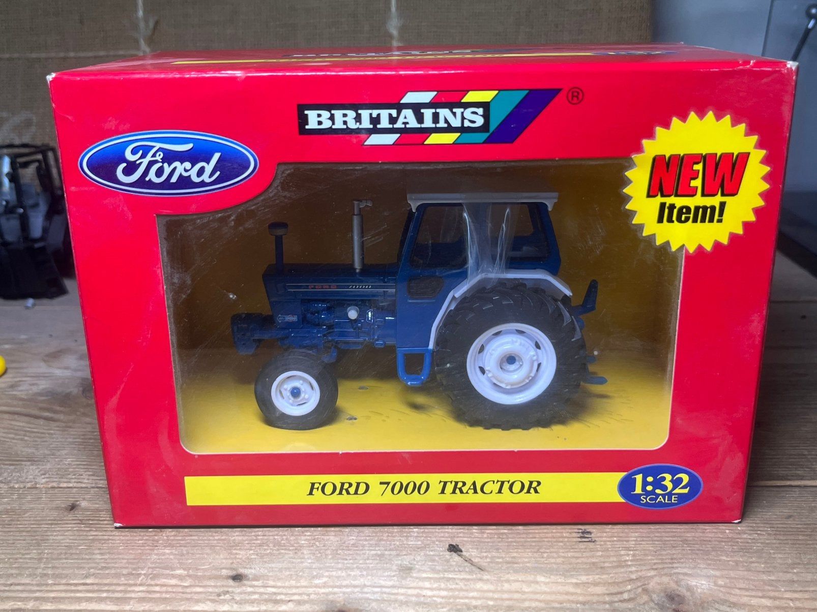 Ford 7000 Britains 1:32, Hobby en Vrije tijd, Modelauto's | 1:32, Ophalen of Verzenden, Zo goed als nieuw, Tractor of Landbouw
