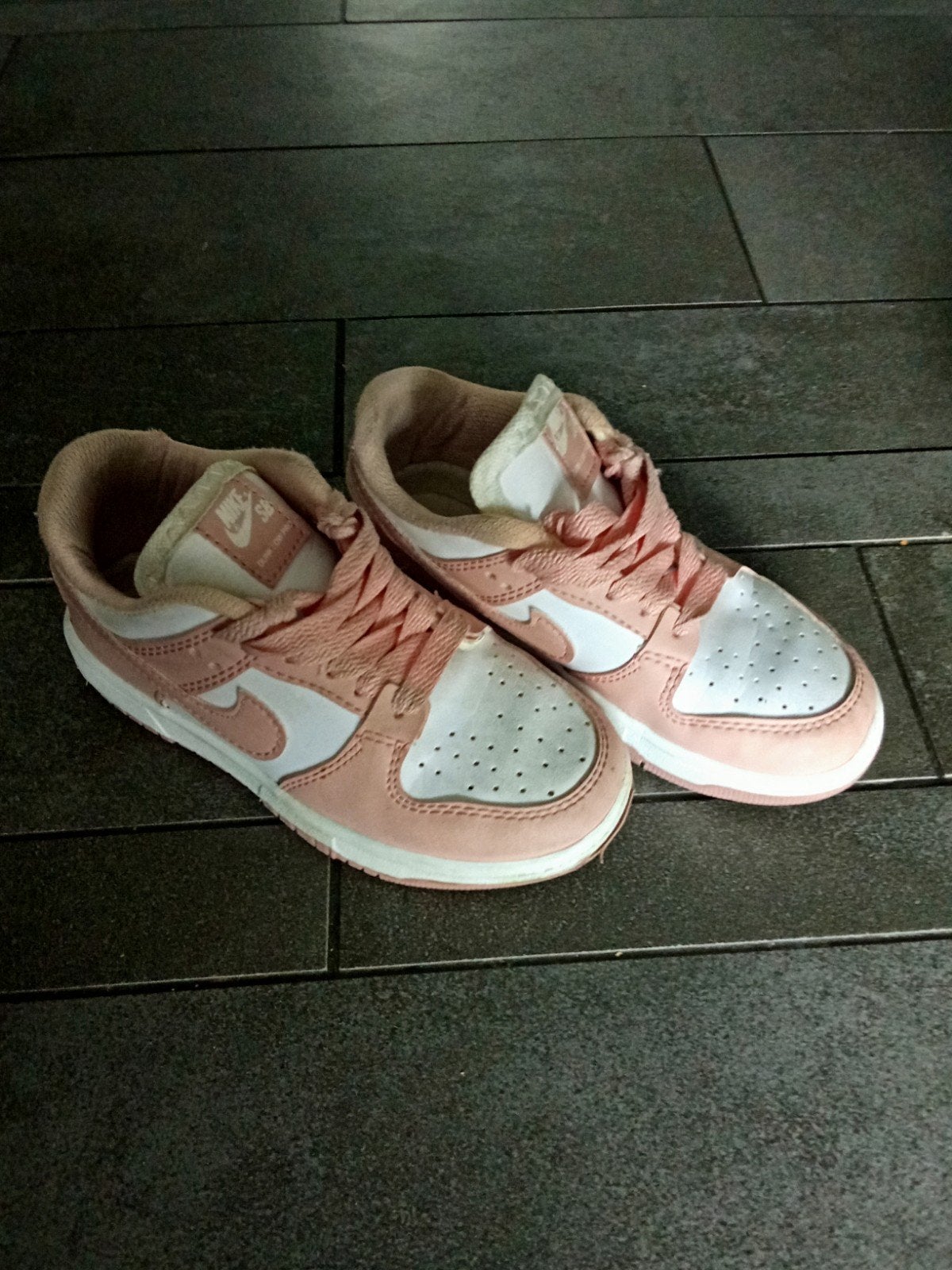 Nike Dunk Low Roze/Wit Sneakers - Maat 38, Meisje, Sportschoenen, Ophalen of Verzenden, Zo goed als nieuw