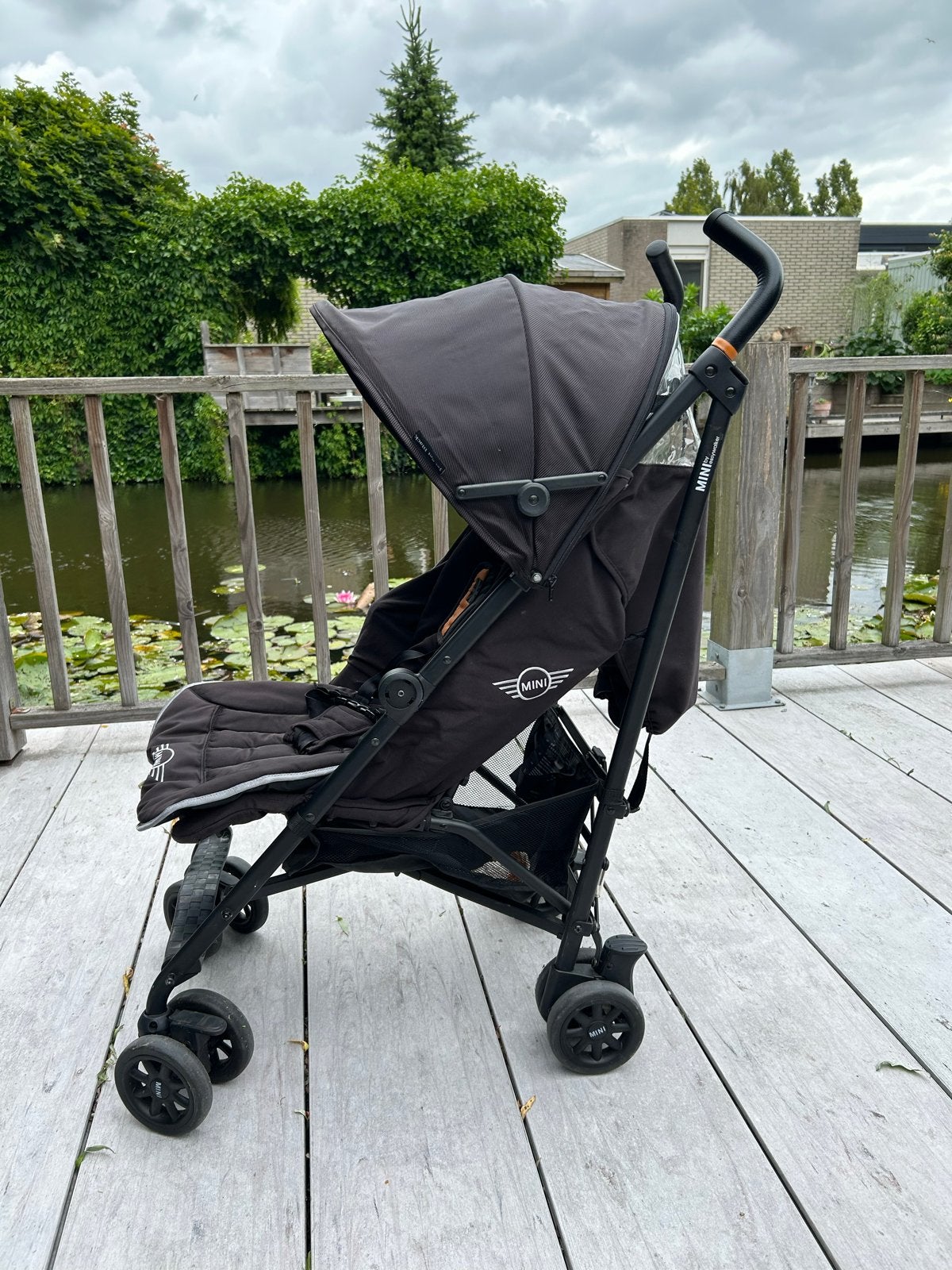 Easywalker MINI buggy met regenhoes, Kinderen en Baby's, Buggy's, Ophalen, Zo goed als nieuw, Overige merken, Regenhoes